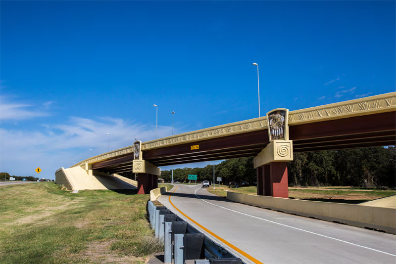 Governor Anoatubby cuts ribbon on I-35 ramps